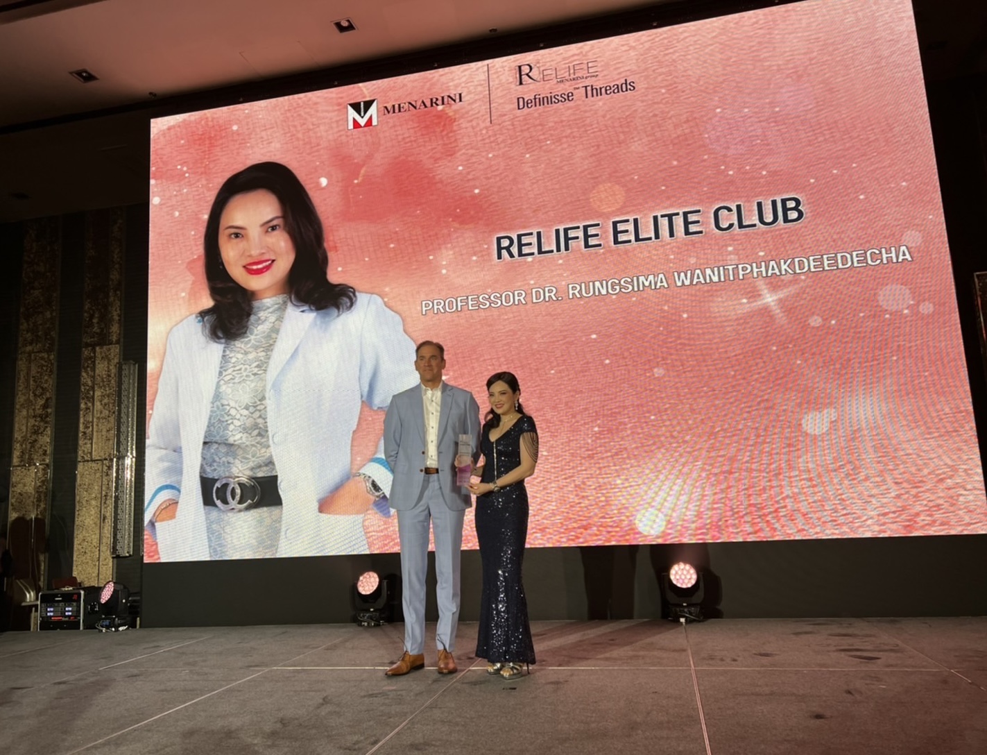 ศ. พญ.รังสิมา วณิชภักดีเดชา ได้รับรางวัล 2020 RELIFE Elite Club : MOMENT OF LIFT จากการร่วมวิจัย และมียอดใช้สูงสุด