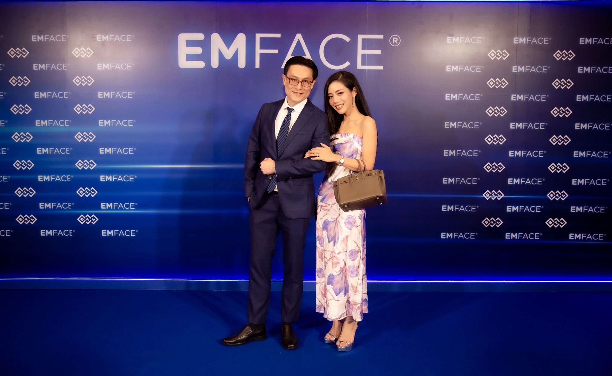 ศ.นพ. วรพงษ์ มนัสเกียรติ และ พญ. รสริน คุปต์วิวัฒน์ ได้เข้าร่วมงานแถลงข่าวเปิดตัว EMFACE Launch and Press Conference